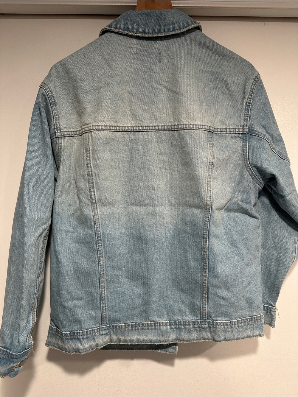 Universal thread Light Wash Denim Jacket - Picture 4 of 4